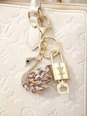 LV Authentic Gold Padlock 🔒 Key Set w/ Unbranded Swan Keychain Charm